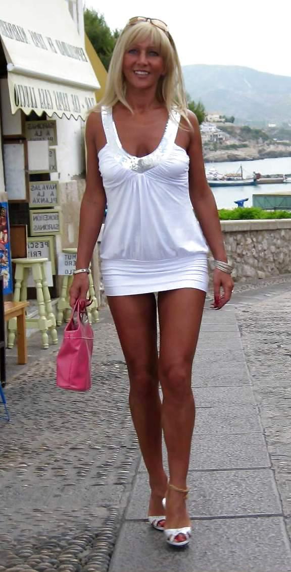 25P Dressed to TEASE for hot sex