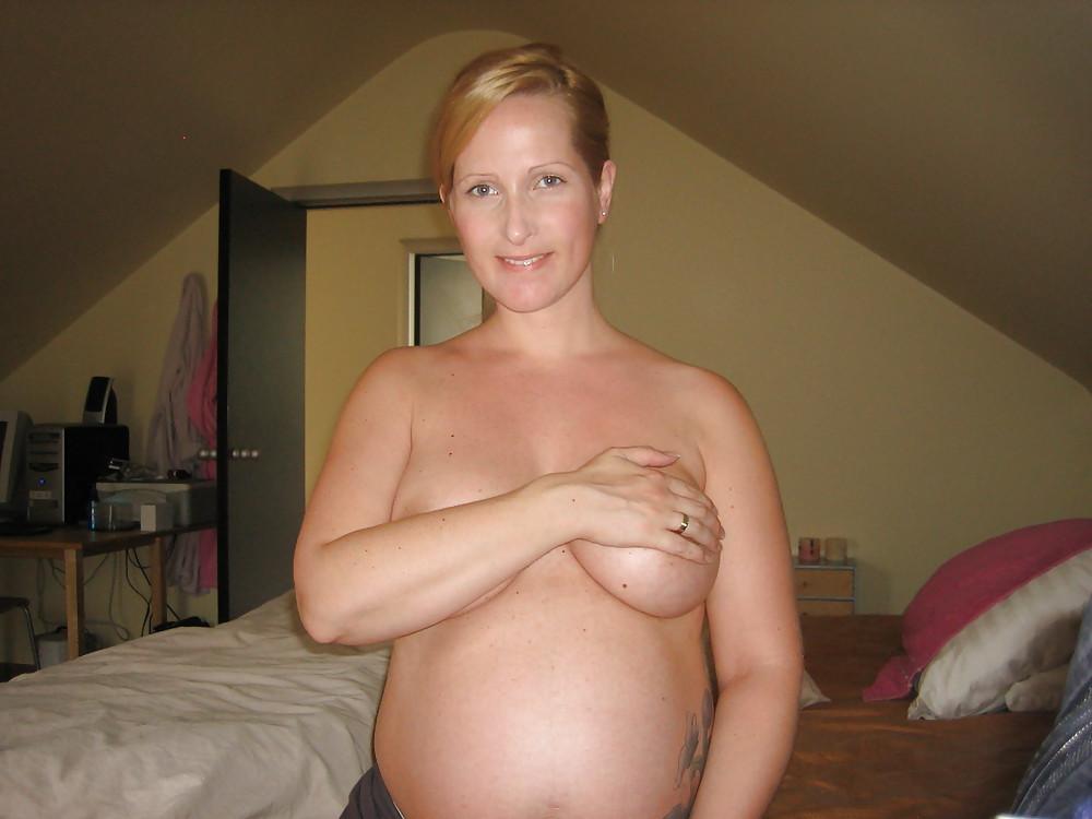 9P Beautiful Pregnant Mom