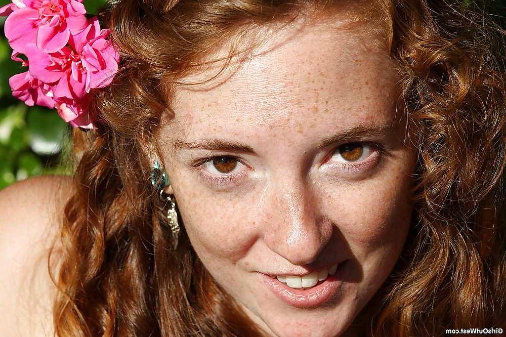 16P Sexy Aussie redhead with a hairy cunt