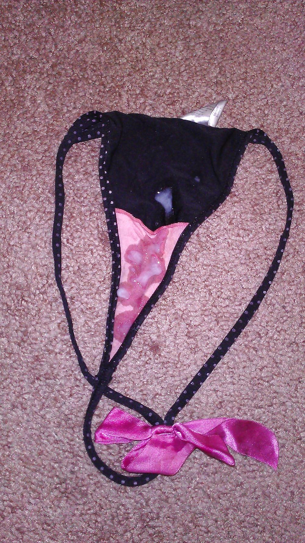 4P Cum on sexy black pink thong 