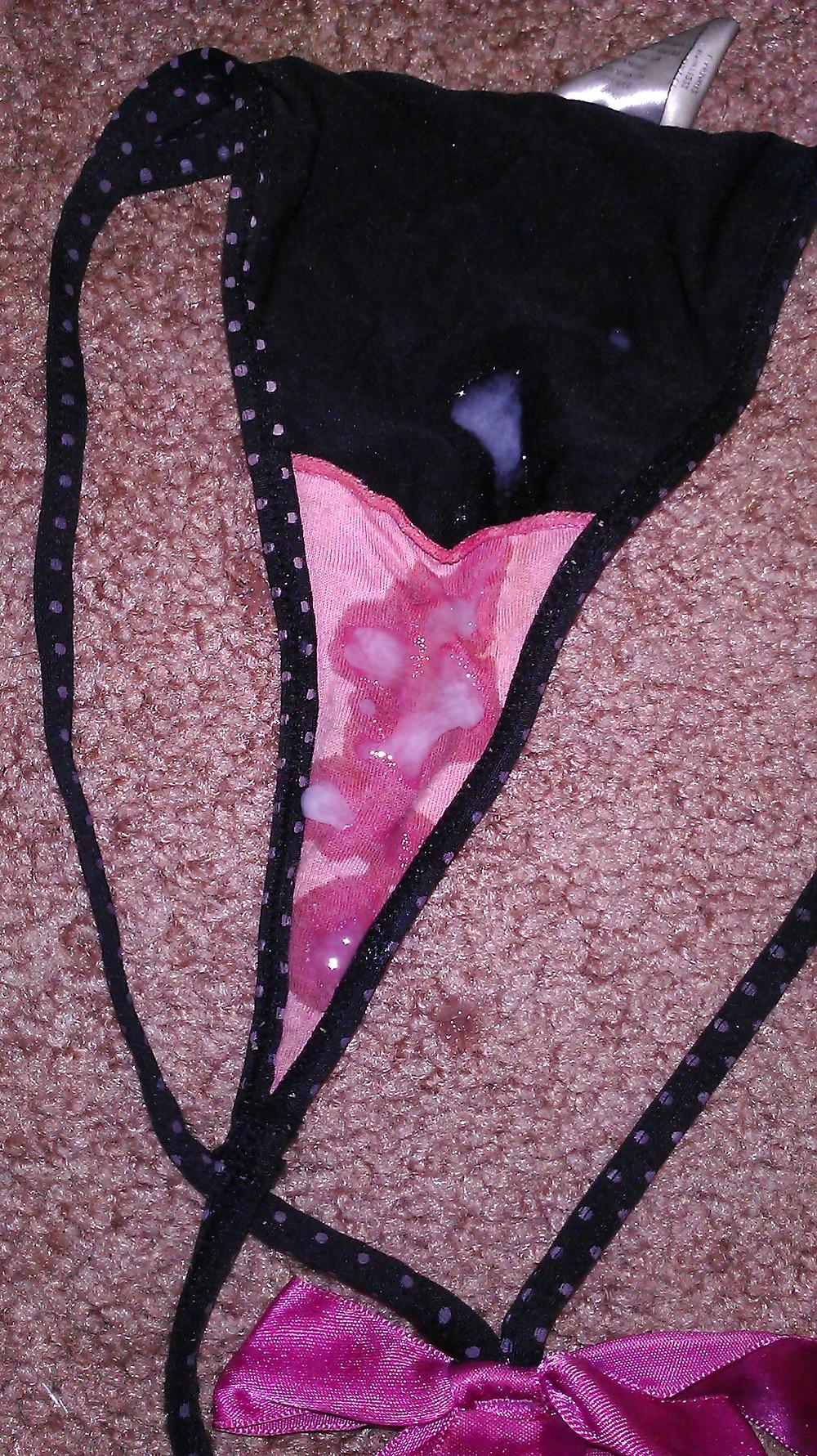 4P Cum on sexy black pink thong 