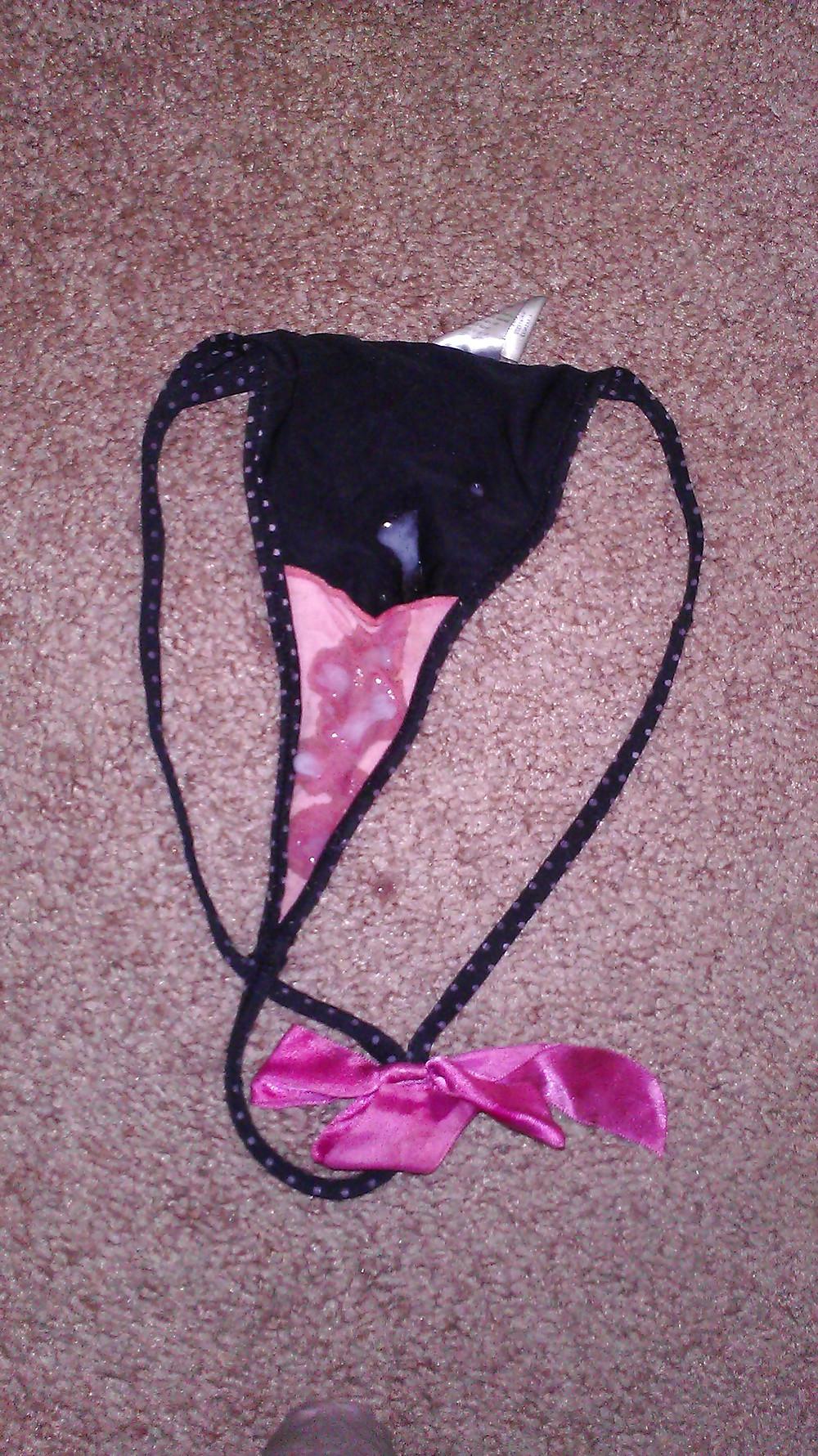 4P Cum on sexy black pink thong 