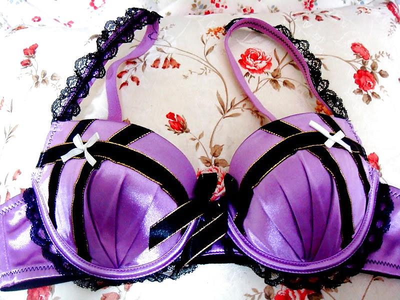 7P Friends bra and panty