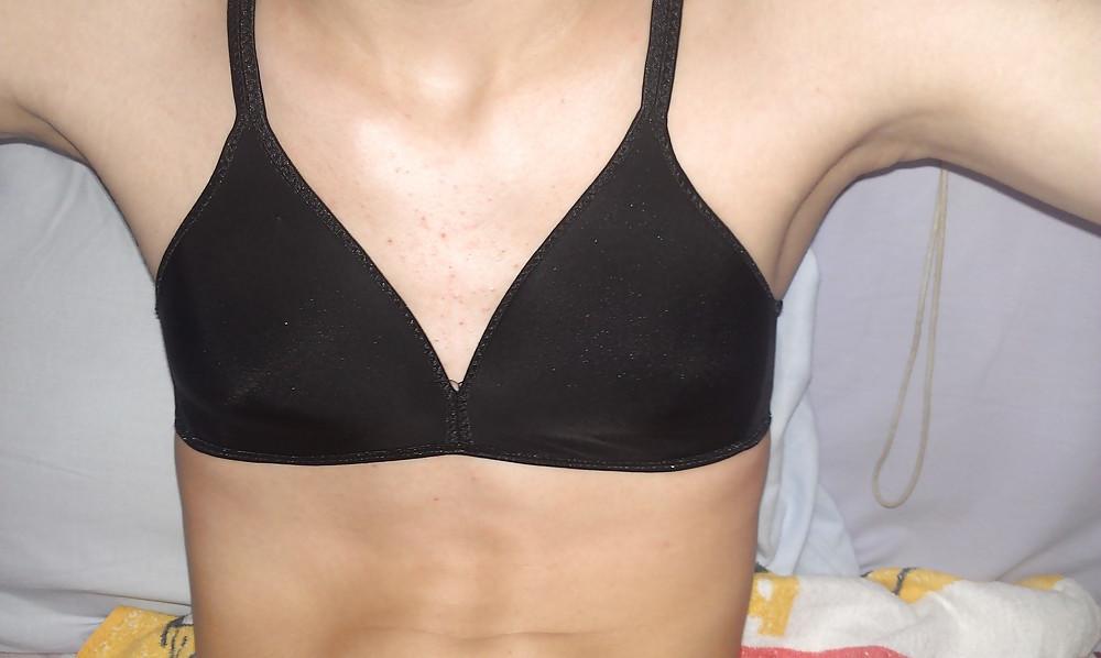 5P I'm on my new bra sets with pad!!