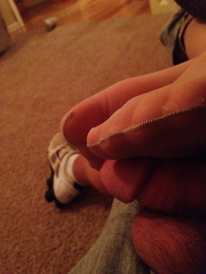 25P Pantyhose footjob with cum on feet from wife