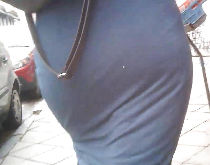 15P Sexy Milf in Skirt