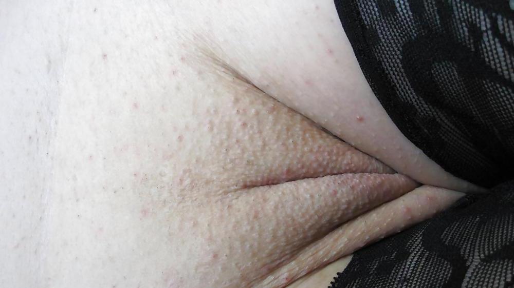 16P Lizann spread her cunt, Zeigt ihre Fotze. Montre son con