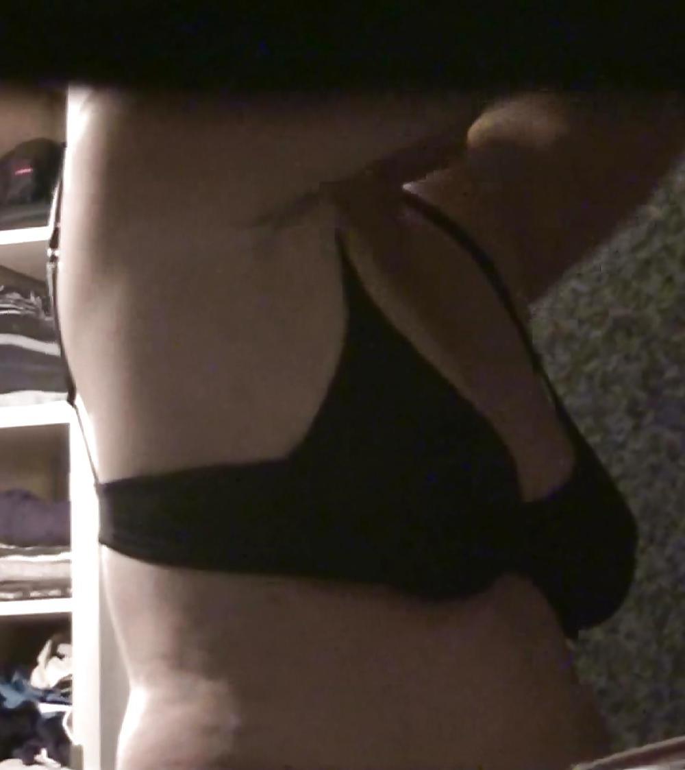 8P Love to wear neighbours bra