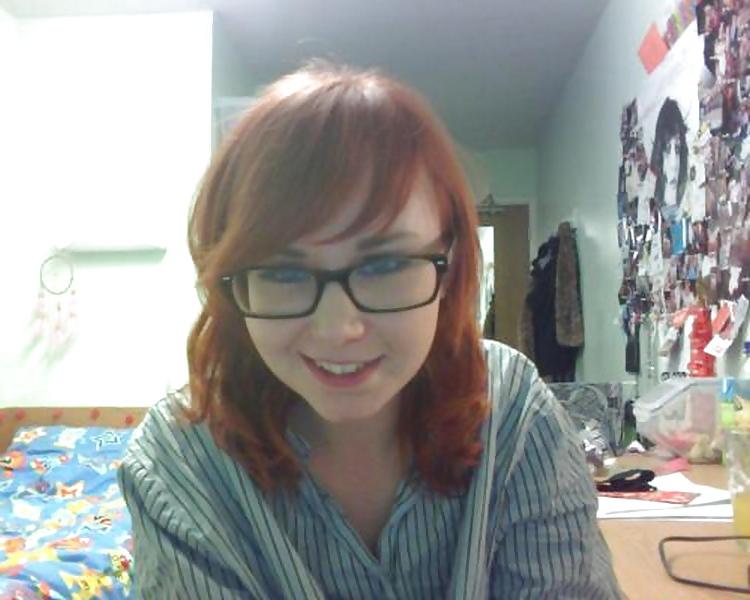 25P Pretty Amateur RedHead Lauren 2