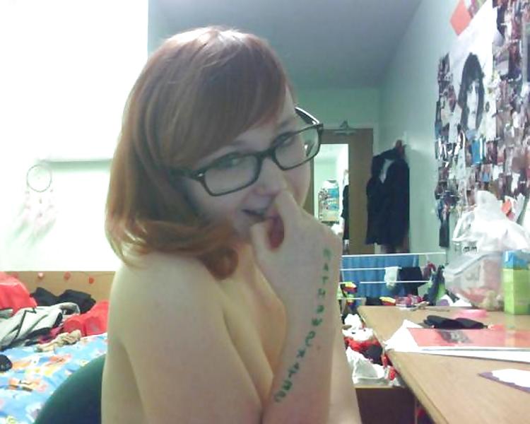 25P Pretty Amateur RedHead Lauren 2