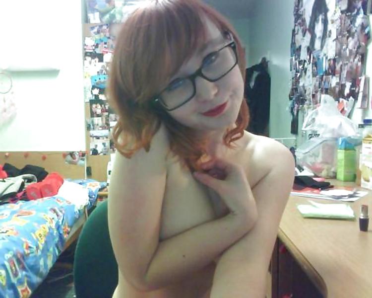 25P Pretty Amateur RedHead Lauren 2