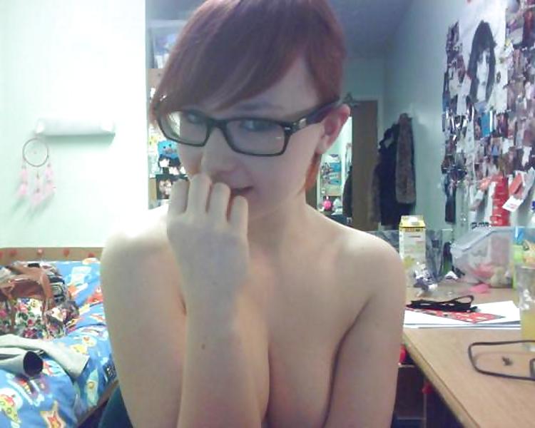 25P Pretty Amateur RedHead Lauren 2