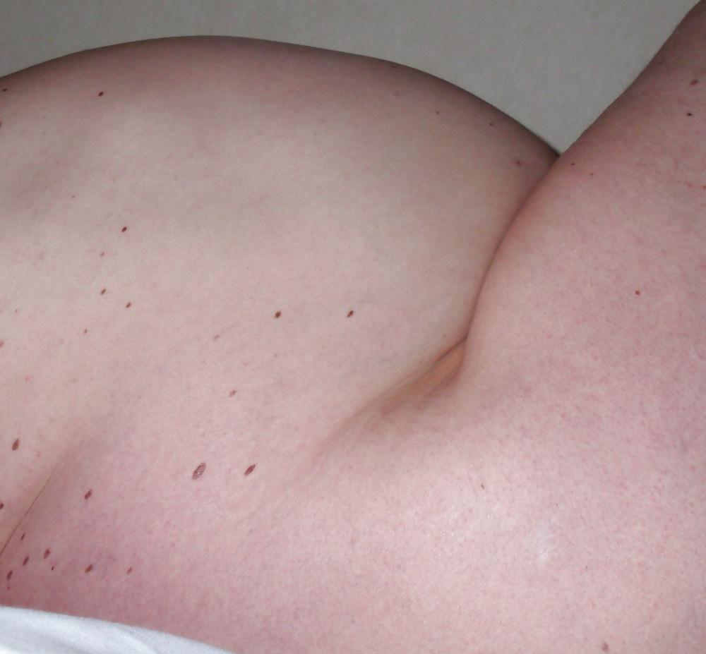 23P Me 8 months pregnant