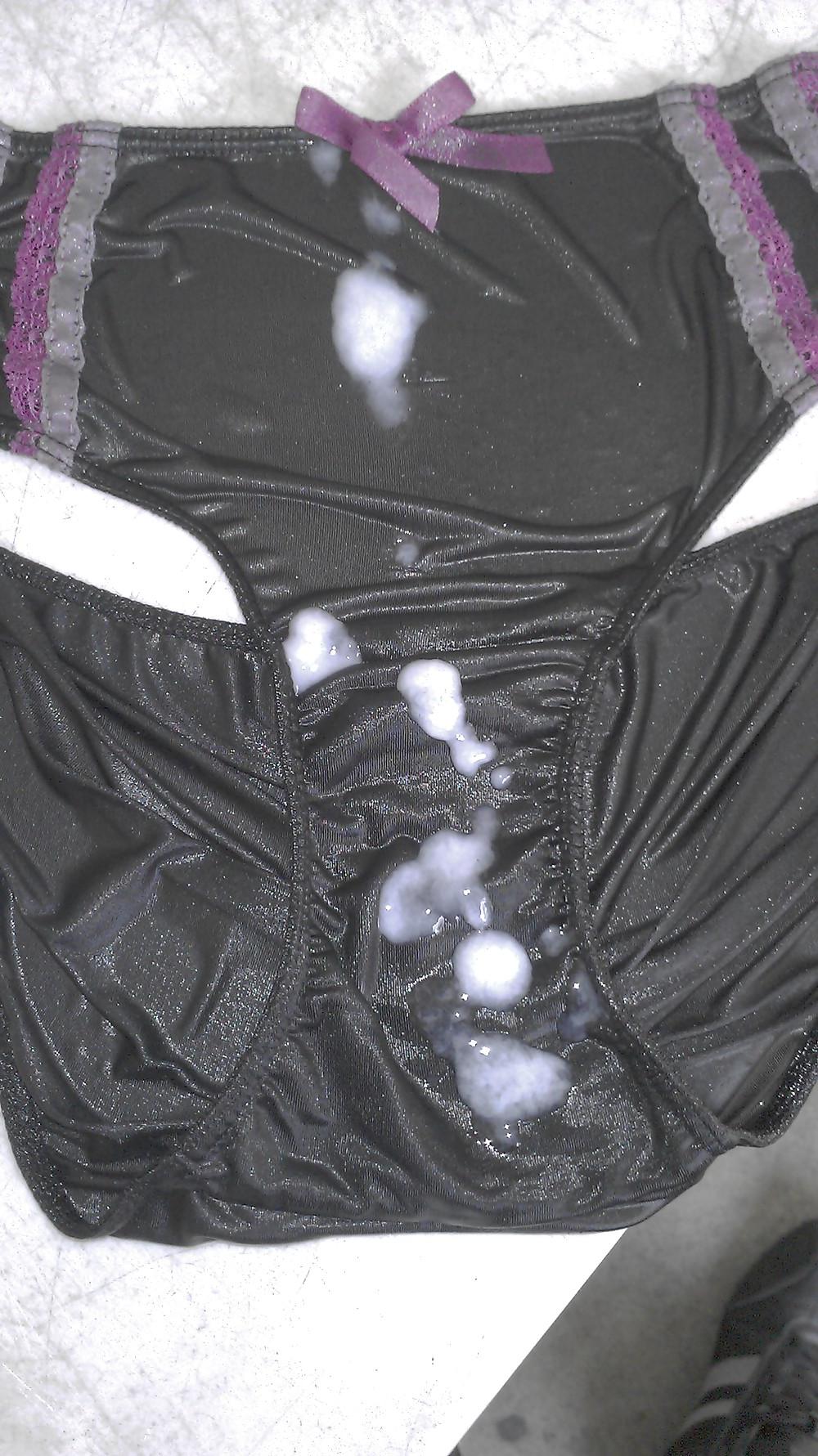 7P Cum on panties laundry panties 2