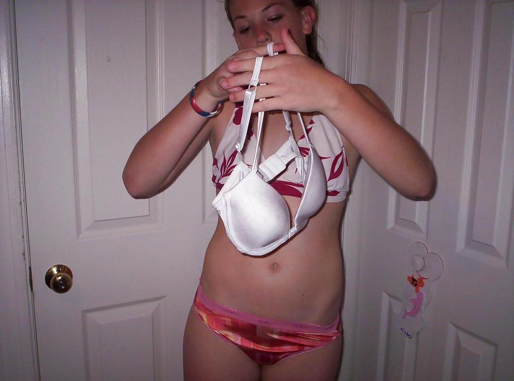 25P Bra Babes 109