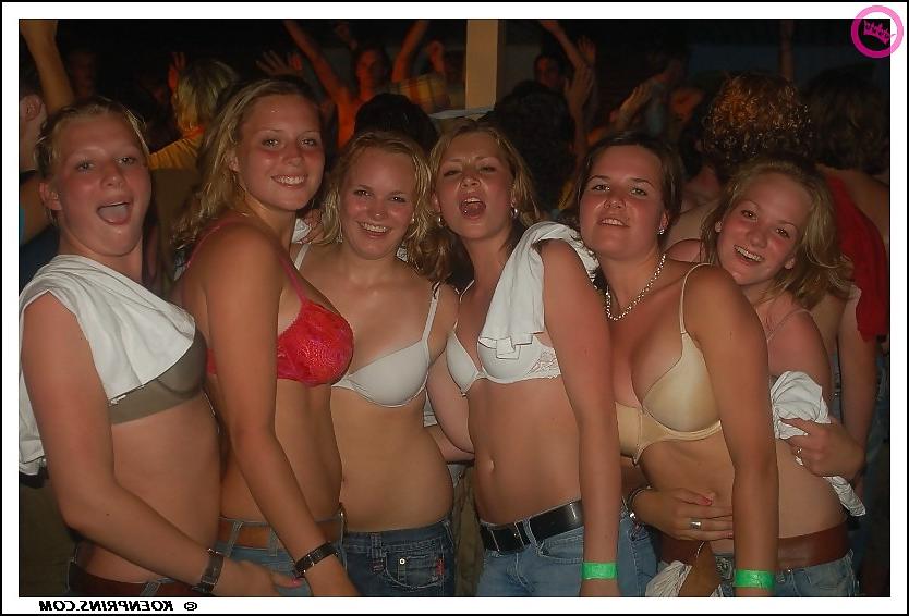 25P Bra Babes 109