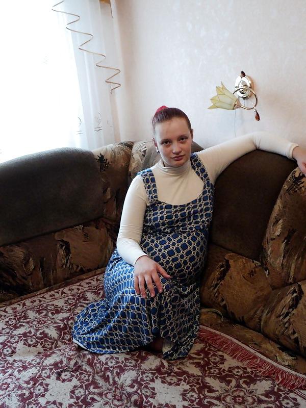 12P Pregnant Russian beauty!