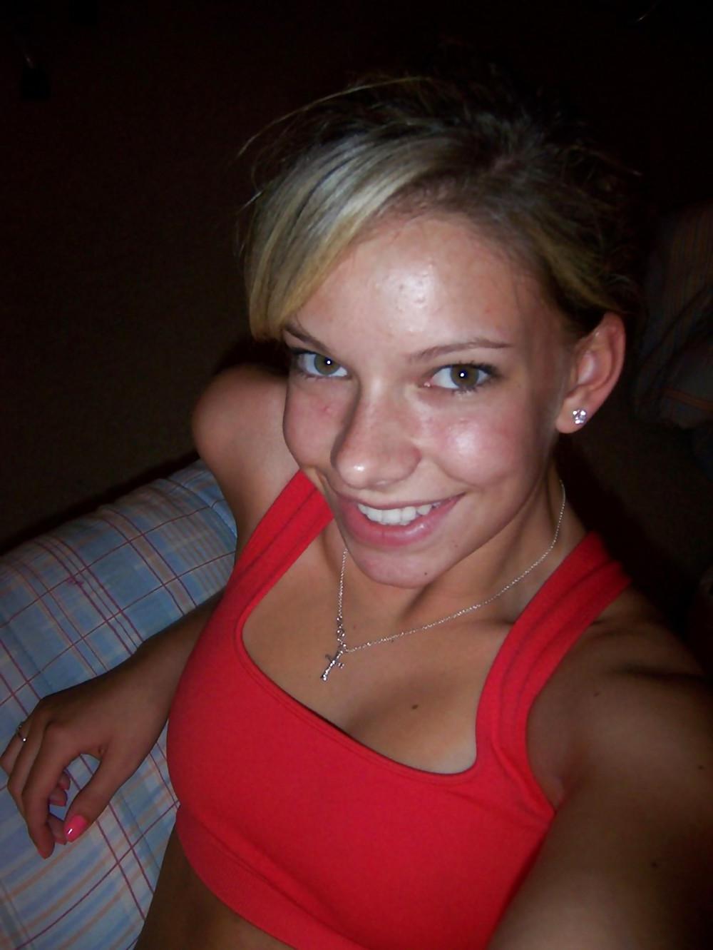 25P Pretty Amateur Allie