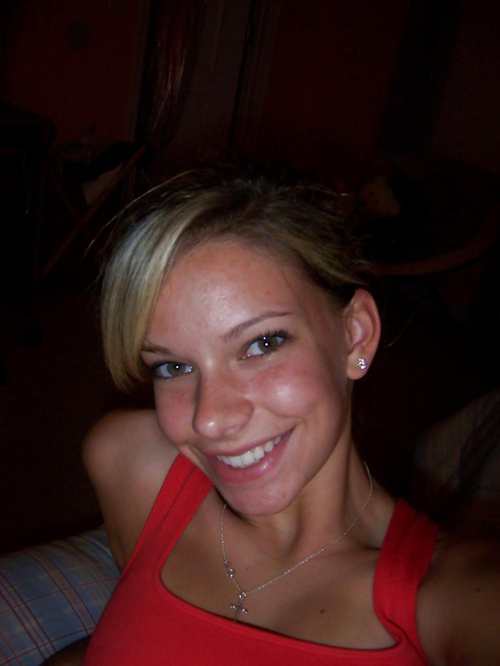 25P Pretty Amateur Allie