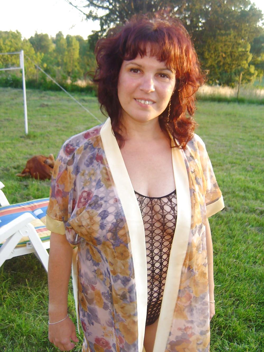 5P Nice Milf Posing