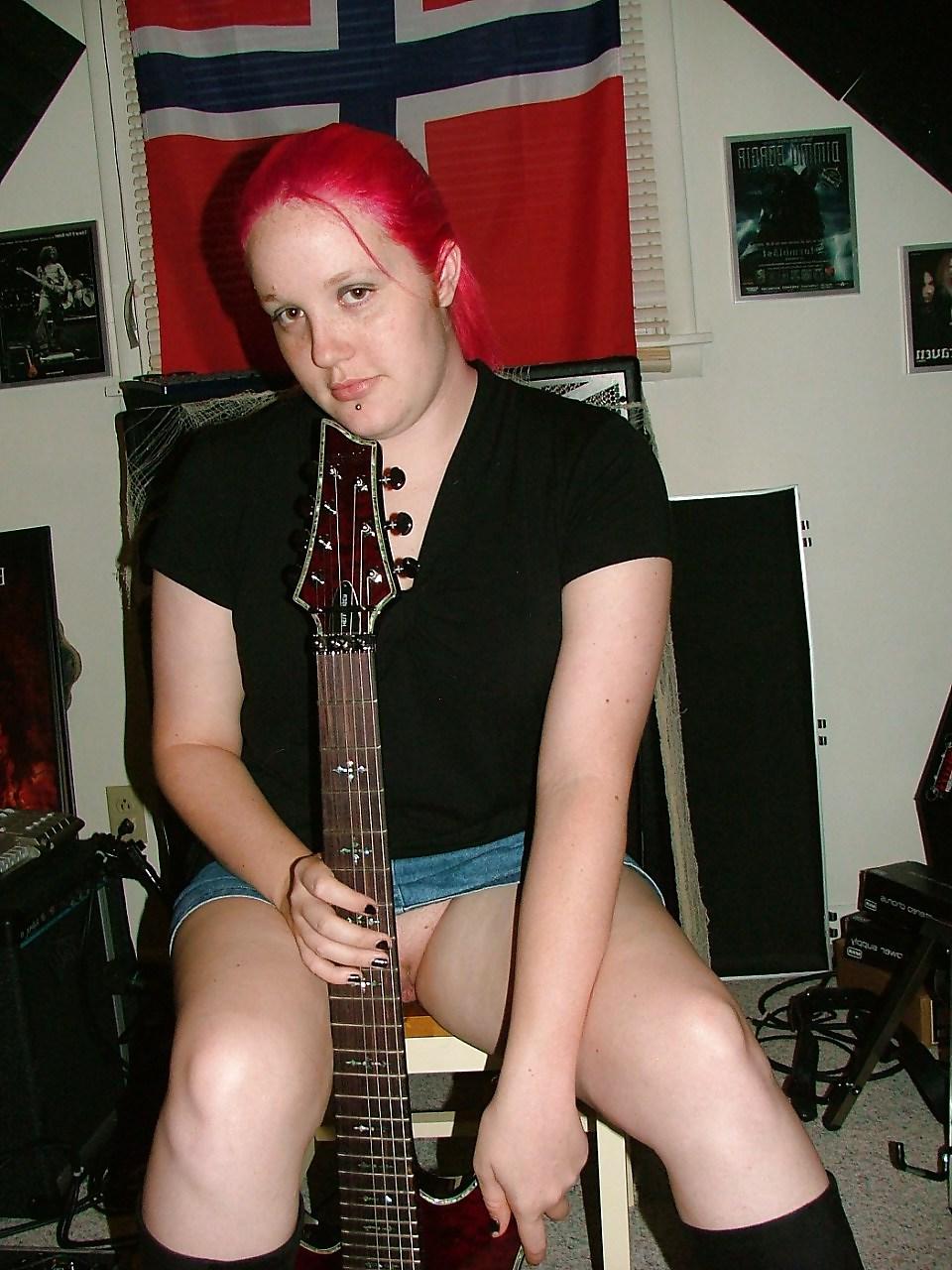 25P Sexy Ex-Wife with My Guitar (Showing Her Big Pussy Lips)