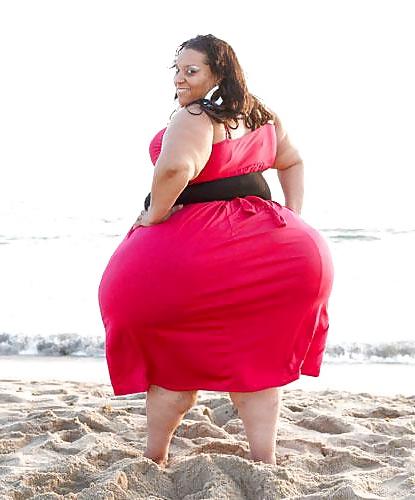 24P My Thick Chicks 4