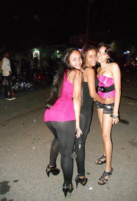 25P Face book latinas
