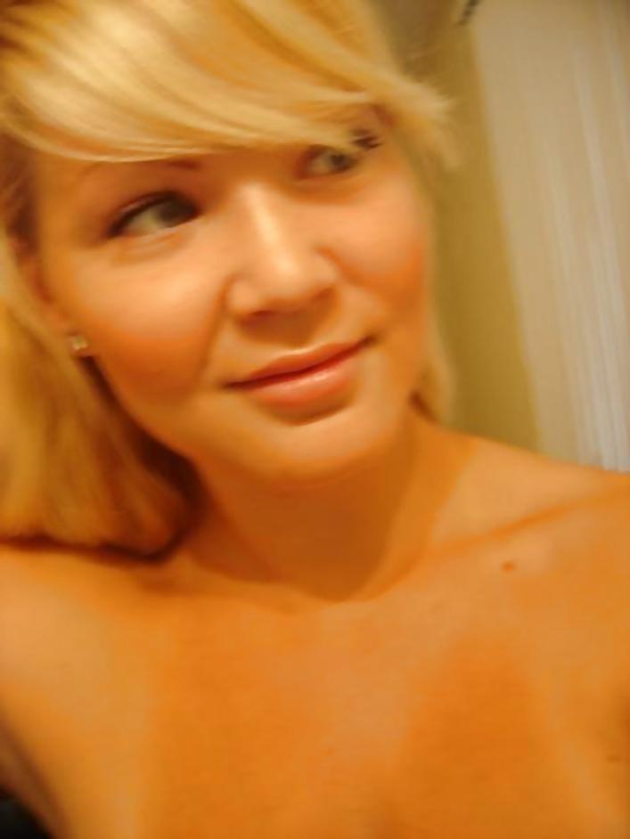 25P Pretty Amateur Blonde 16
