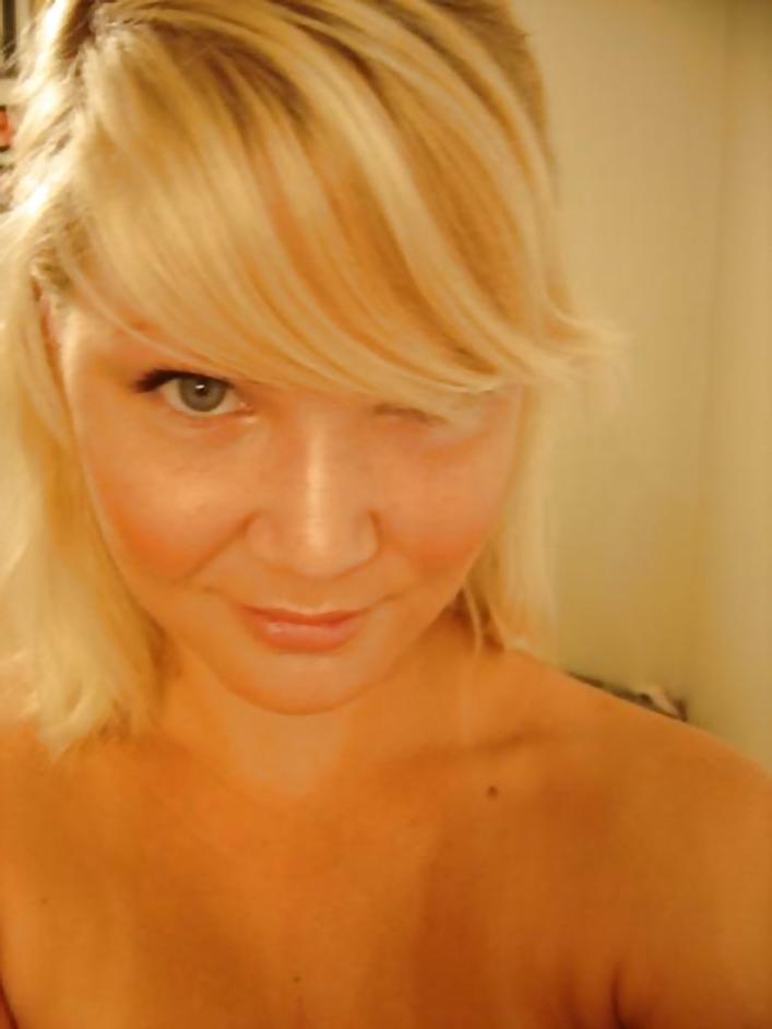 25P Pretty Amateur Blonde 16