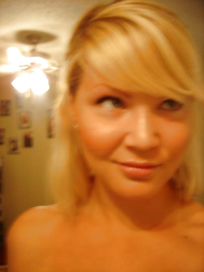 25P Pretty Amateur Blonde 16