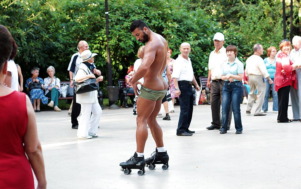15P Public CFNM of Naked DJ