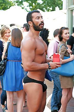 15P Public CFNM of Naked DJ