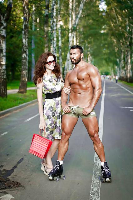 15P Public CFNM of Naked DJ
