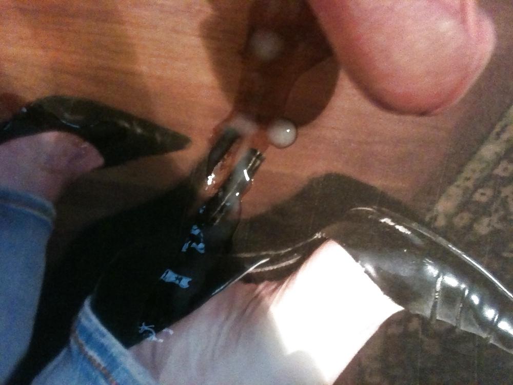 7P Cum on shoes