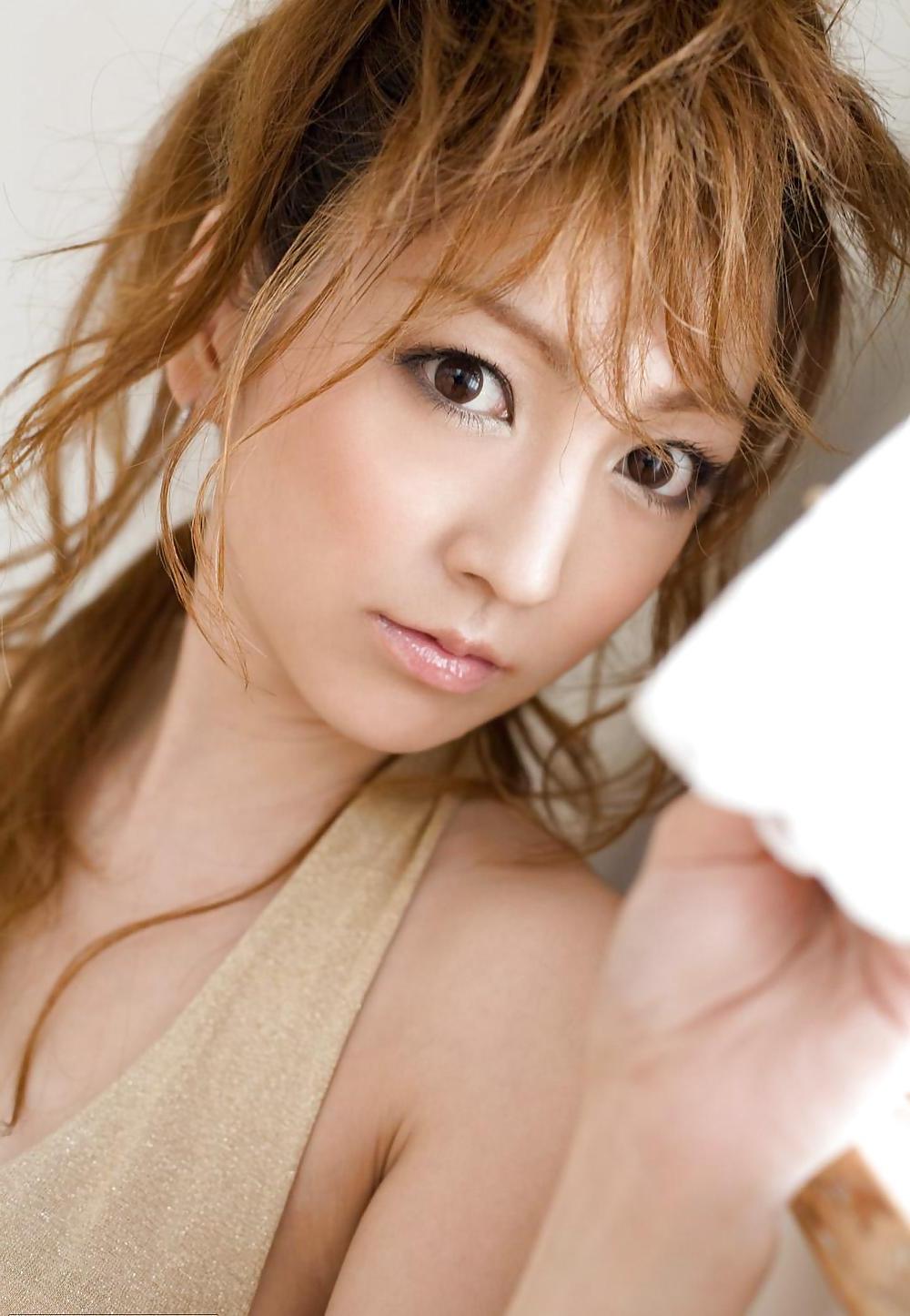 16P Pretty Asian 76