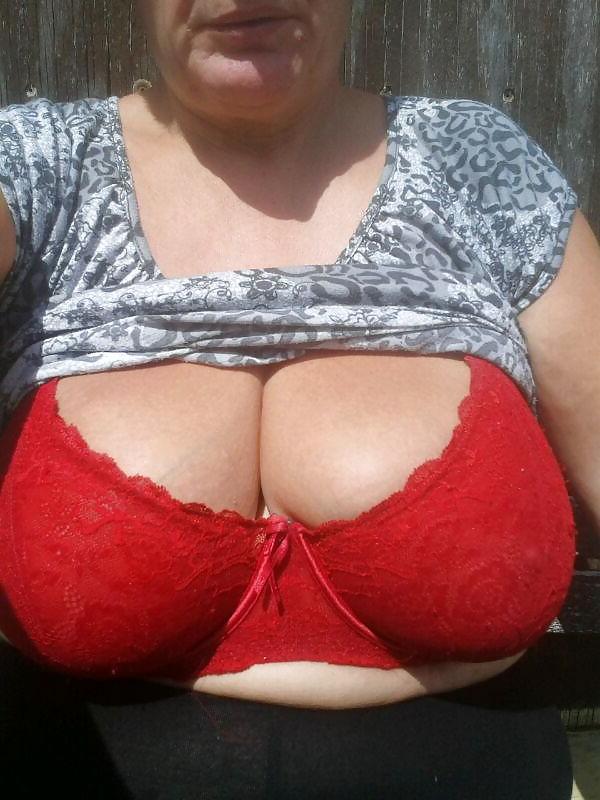 21P Huge tits and shaven juicy cunt on kinky 50yr old mum