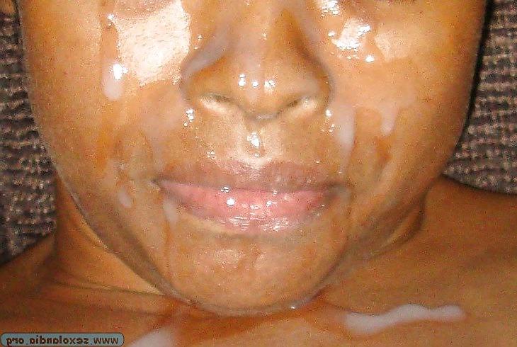 25P Loves cumshot in the face ( Mulata adora Porra na cara )