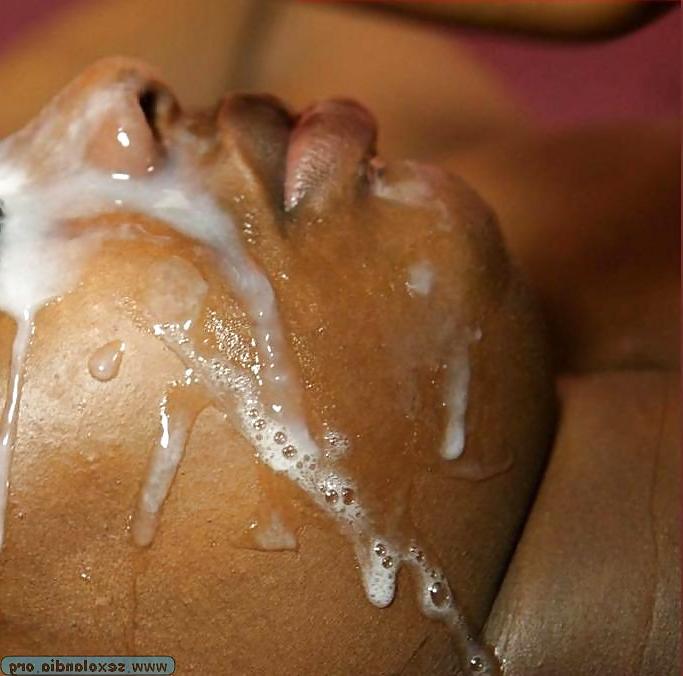 25P Loves cumshot in the face ( Mulata adora Porra na cara )