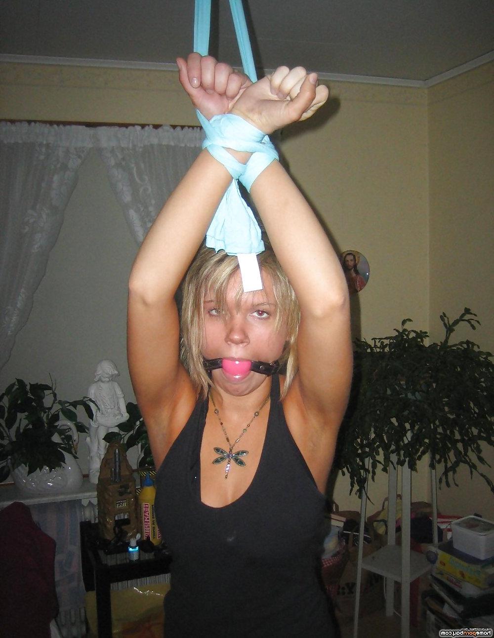 16P Young blonde GF hot private pics