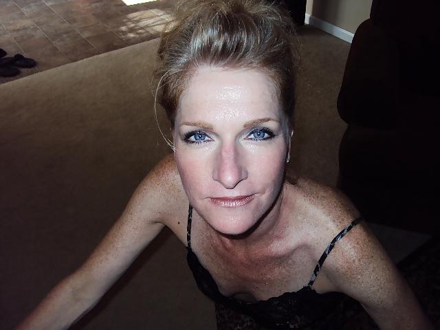 19P Milf wife loves anal