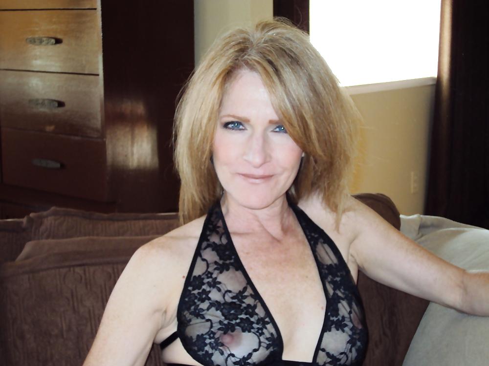 19P Milf wife loves anal