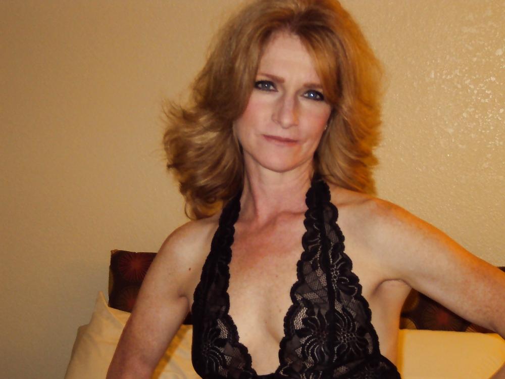 19P Milf wife loves anal
