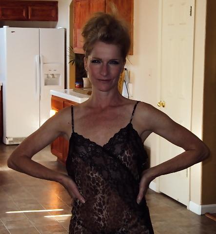 19P Milf wife loves anal