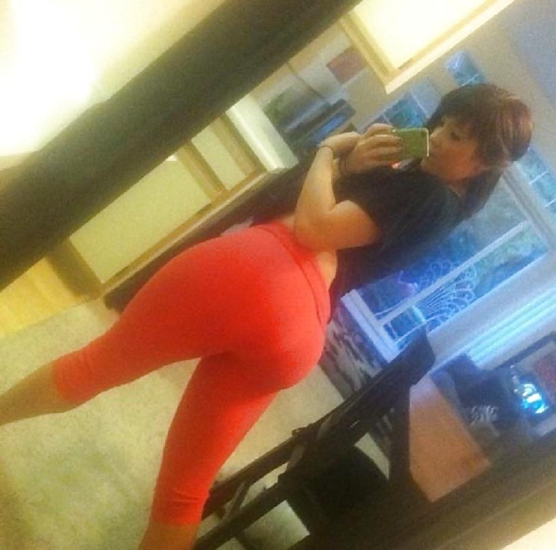 25P Thick Thighs And Asses In Tight Clothes