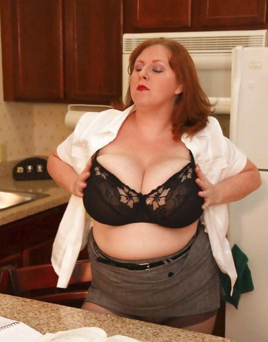 25P Chunky tits in bra 29