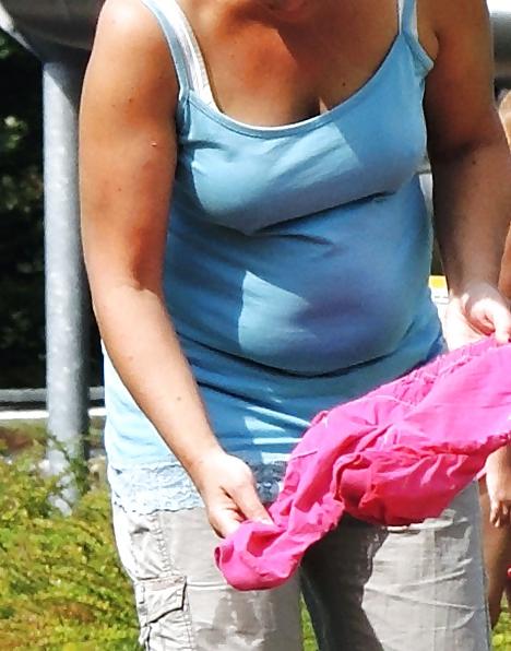 25P Horny female secretly photographed in open-air bath