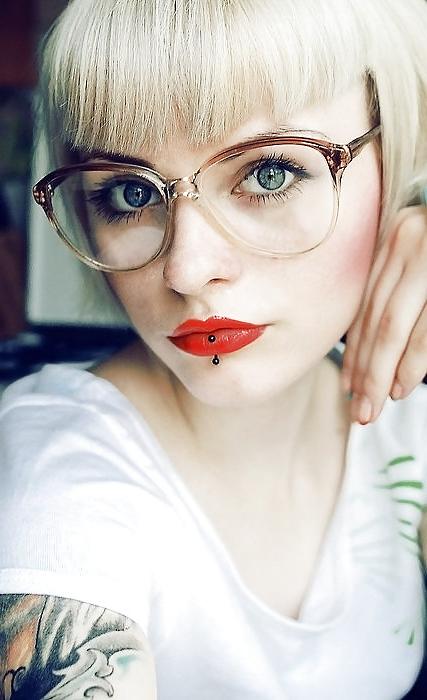 25P Girls in glasses. Some cum on glasses.
