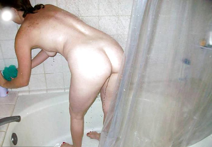 15P Kerstin posing in shower and bath - N. C. 