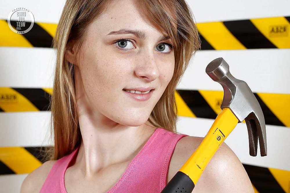 16P Hammer in her teen cunt