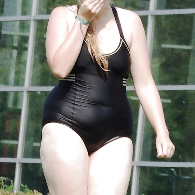 25P Horny women secretly photographed in open-air bath